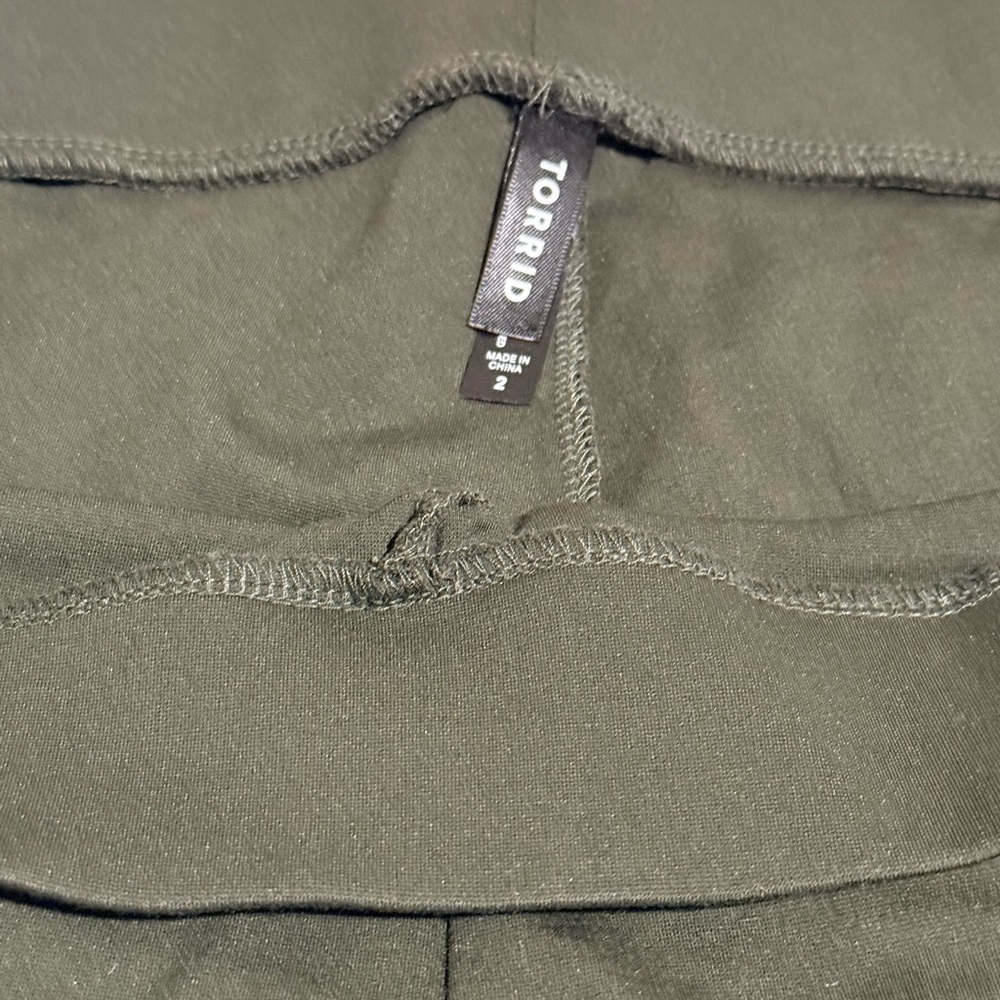 Torrid Olive Green Cargo Pants - Picture 4 of 4